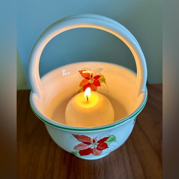 Watercolors, Block Bernarda handled dish “poinsettias” made in Portugal. 1982 - Picture 6 of 8